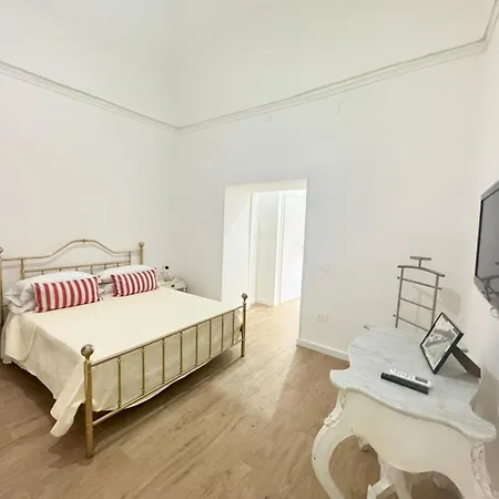 Cc Palace With Pool Meta