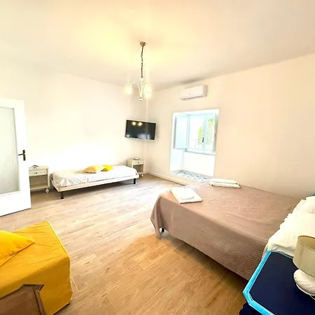 Cc Palace With Pool Appartement Meta